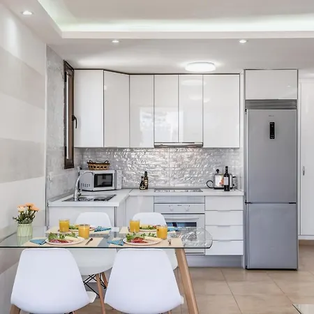 304 First Floor Quite Bungalow Terrace & Pool *