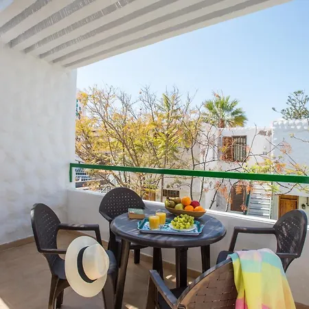 304 First Floor Quite Bungalow Terrace & Pool Playa de las Américas