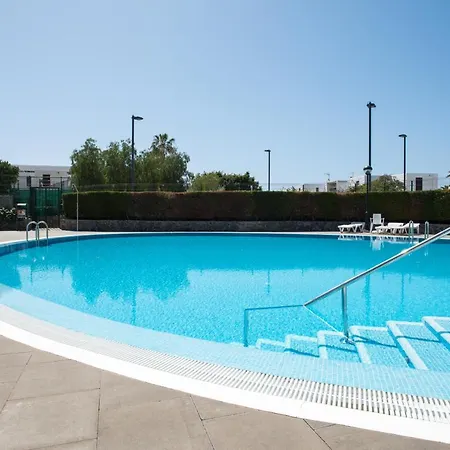 304 First Floor Quite Bungalow Terrace & Pool מלון דירות