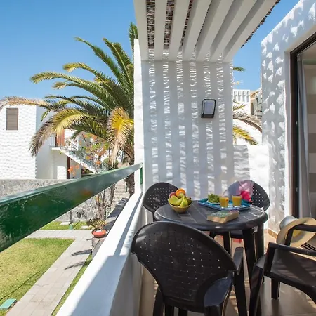 304 First Floor Quite Bungalow Terrace & Pool Apartahotel *